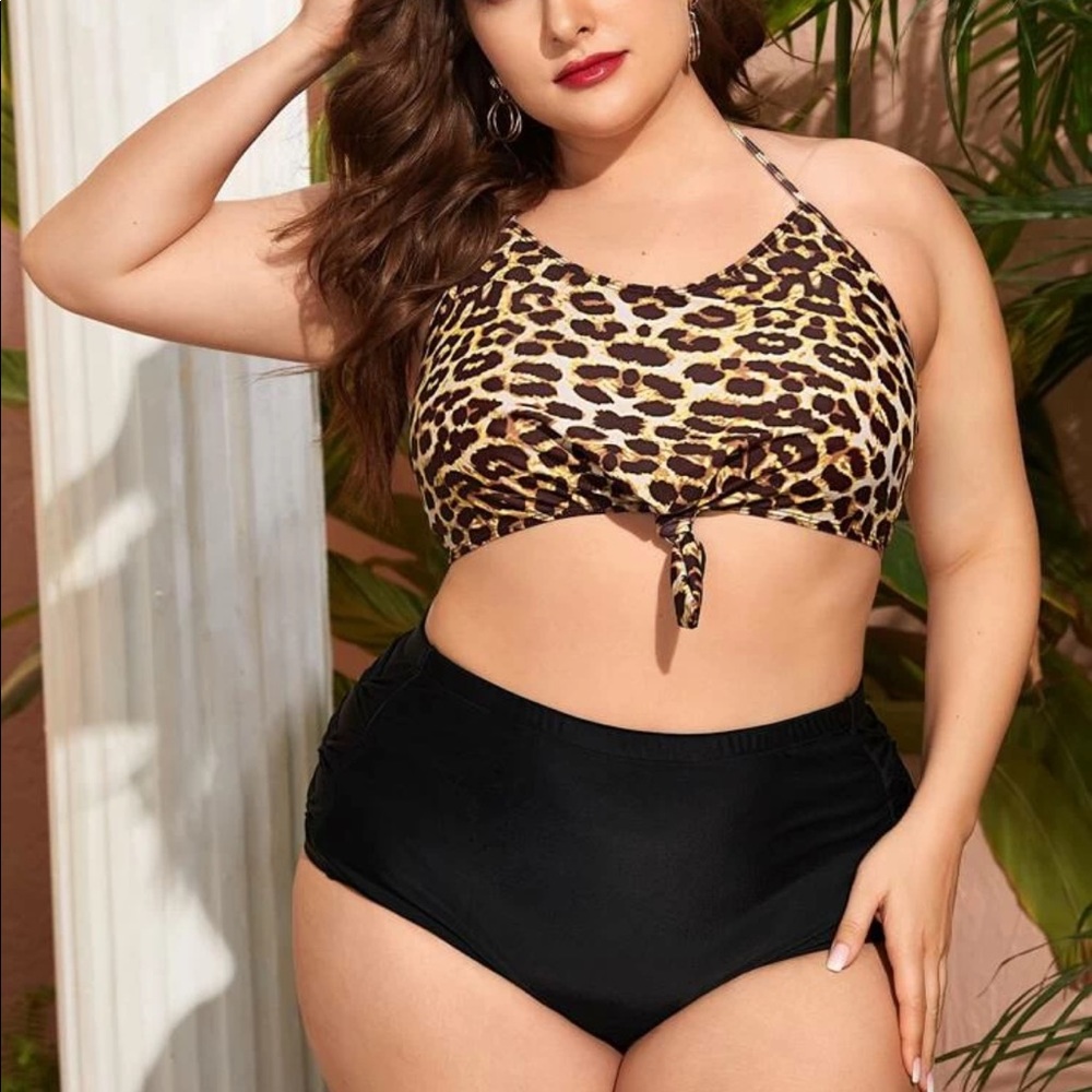 2 Piece Knot Hem Leopard Top Bathing Suit